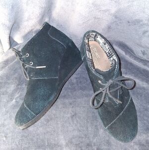 TOMS Dark Suede Lace-Up Boots